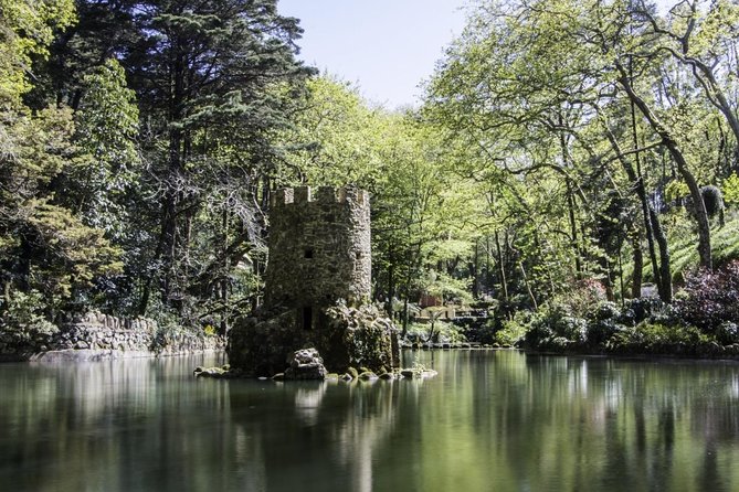 Daytrip from Lisbon to Sintra+Cascais-Large groups up to 10 pax - The driver-guide: what you should actually expect from the “story” part