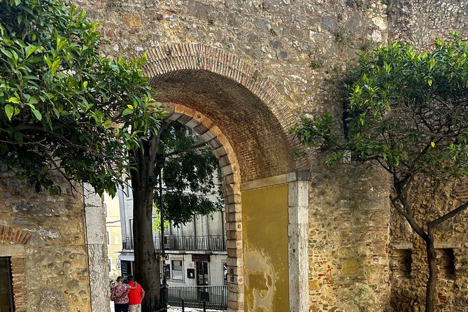 Discover Ancient Lisbon of Tuk Tuk with a local guide - Miradouro da Senhora do Monte: 270 Degrees of Lisbon
