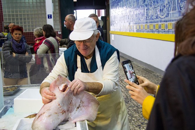 Discover Arrábida: The Secret Paradise - Mercado do Livramento: the best way to start like a local