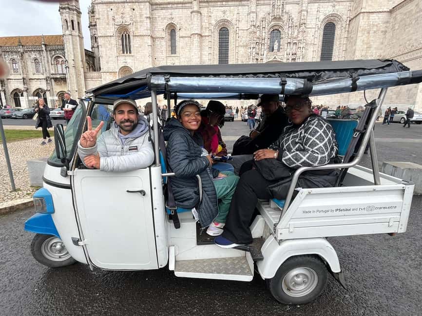 Discover beautiful Lisbon aboard a tuk tuk - Alfama and Graça: hill neighborhoods and classic Lisbon photo moments
