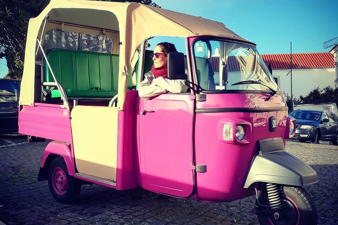 Discover Lisbon by Tuk Tuk Tour - The final viewpoint moments: old streets and a place for Portuguese icons