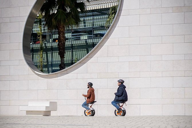 Discoveries Sitway Tour - Clinical Center Champalimaud: quick view, important modern contrast