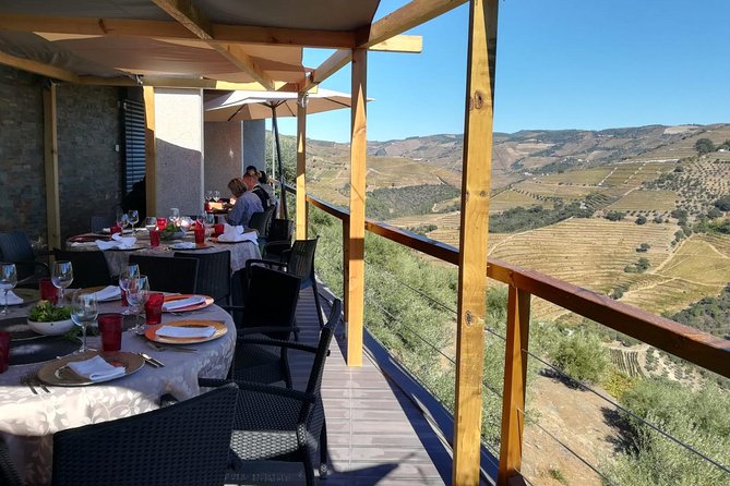 Douro Valley Private Wine Tour From Lisbon - Pinhão railway station and the ride back to Lisbon