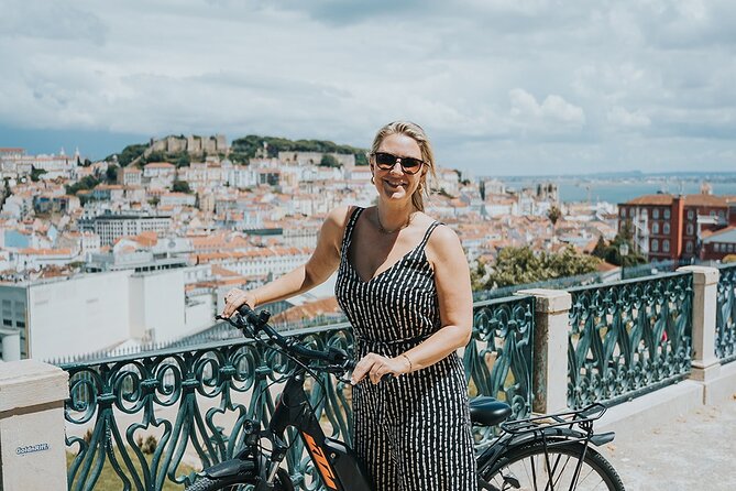 E-bike Tour Lisbon Essential - Starting point and getting comfortable before you roll