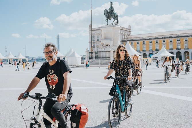 E-bike Tour Lisbon Essential - Miradouros: short breaks that give you Lisbon’s skyline language