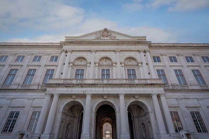 E Ticket to National Palace of Ajuda with Lisbon Audio Tour - How the Lisbon audio tour fits (and what it does not do)