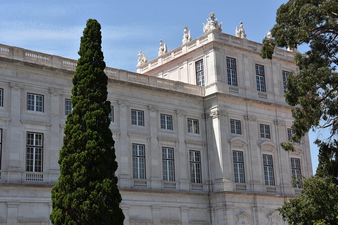 E Ticket to National Palace of Ajuda with Lisbon Audio Tour - Should you book this tour?