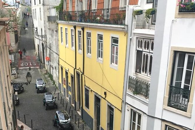 Eco Car Twizy Tour - Lisbon Downtown and Belém with GPS Audio Guide - The Middle Breaks: Quick Stops for Lisbon’s Old-Town Texture