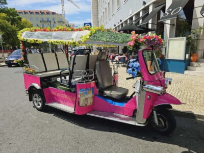 Eco Tuk Tours Lisbon - Meeting point and pickup choices: SOPHIA or Hard Rock Cafe