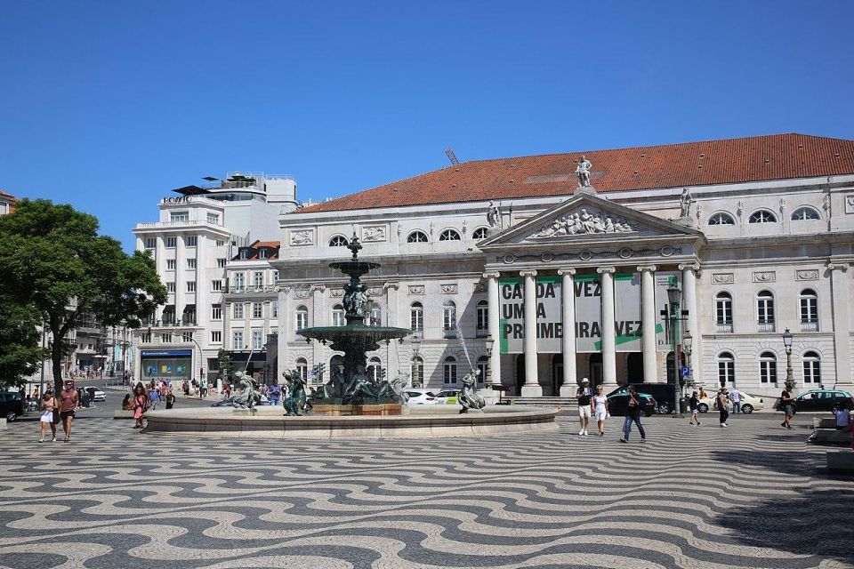 Essential Lisbon: Half-Day Tour - Pastéis de Belém tasting: how to do the sweet stop right