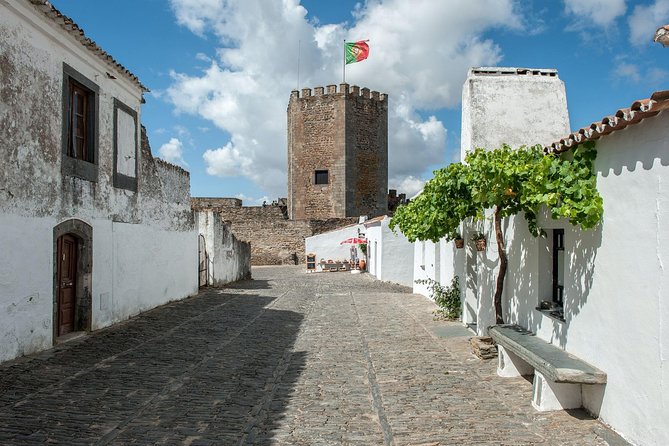 Evora and Monsaraz Private Tour From Lisbon - The big idea: why this Evora + Monsaraz + Alqueva combo works
