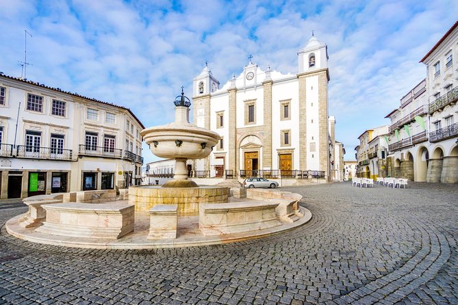 Evora and Monsaraz Private Tour From Lisbon - Monsaraz: the walls, the views, and the medieval feel