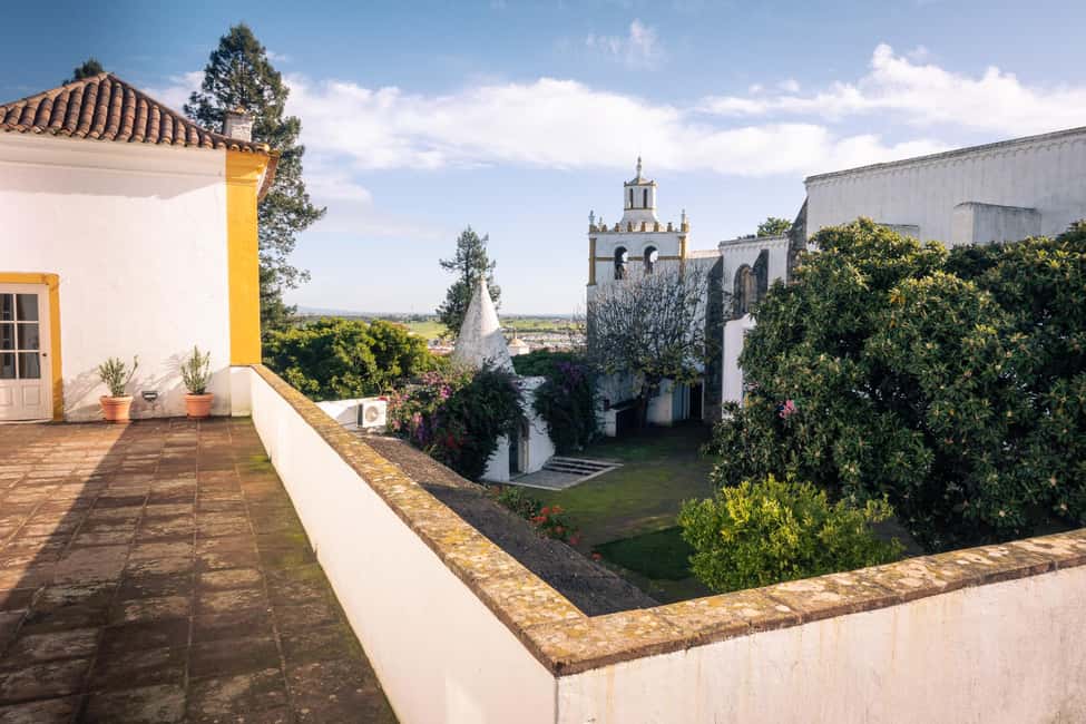 Évora: Flexible Walking Tour in Historic Center - Getting Started at Porta Velha da Lagoa (and why it matters)