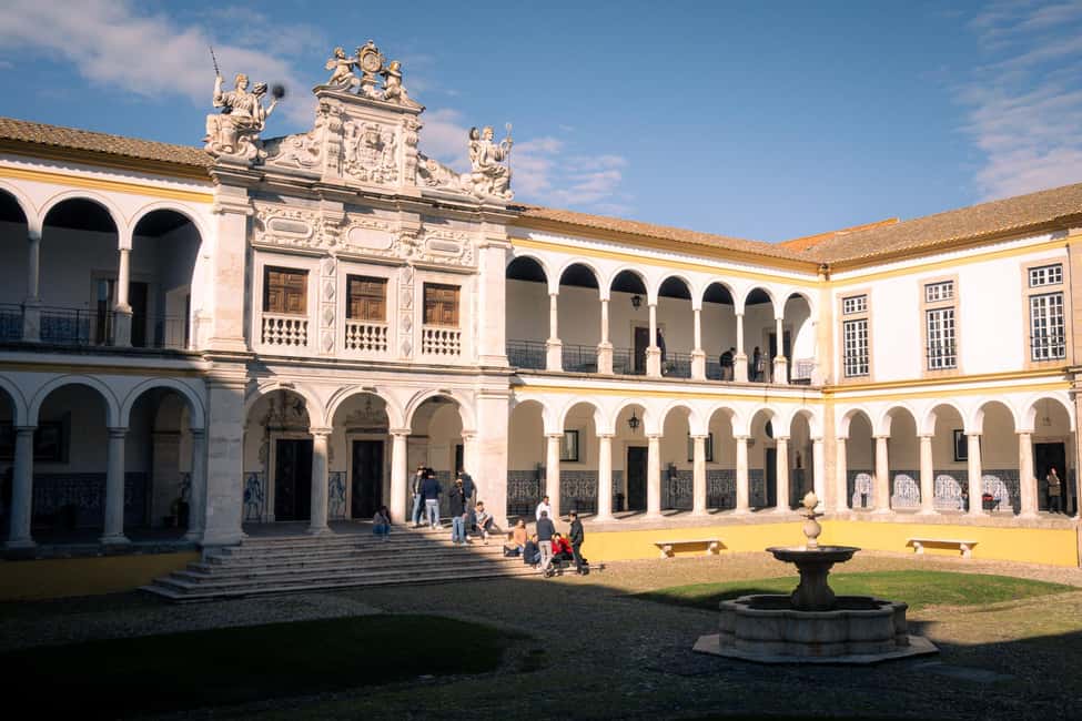 Évora: Flexible Walking Tour in Historic Center - Rua 5 de Outubro: the local shopping spine