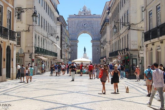 Exclusive 8-Hour Customizable Luxury Chauffeur Service - Entering Lisbon without the tram stress
