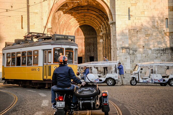 Expert Plus Lisbon Tour with Local Guide in Private Eco Tuk Tuk - The wave-front Museum of Art, Architecture and Technology stop