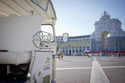 Explore Lisbon by Tuk Tuk: History and Viewpoints - Setting the tone at Praça do Comércio (riverfront orientation)