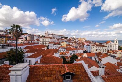 Explore Lisbon City on a private half-day tour in a van - Largo do Carmo to Santa Justa: Earthquake Marks and the Best First Views