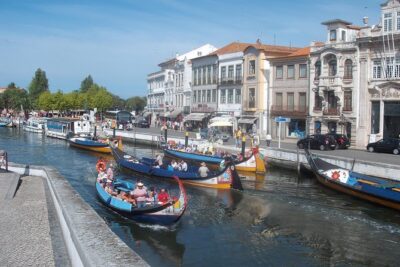 Explore Porto & Aveiro within Riverboat Cruises - Private Full Day Tour from Lisbon with Lunch - The Douro River’s six-bridge cruise: your strongest photo hour