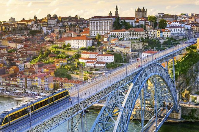 Explore Porto & Aveiro within Riverboat Cruises - Private Full Day Tour from Lisbon with Lunch - Lunch included: what you should expect and how to use it