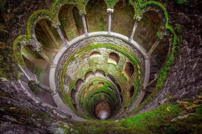 Explore Private Tour in Sintra - Stop 4: Centro Histórico de Sintra, lanes, shops, and the best kind of wandering