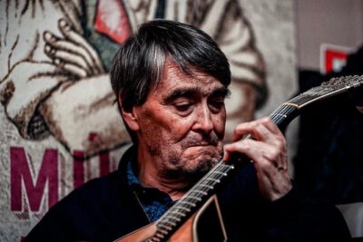 Fado Musical Experience with Portuguese Wine & Appetizers - Bairro Alto and the Fado House Setup: Expect a Small Room