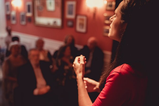 Fado Show with Port Wine at Historic Lisboa em Fado - The language mix: English and Portuguese, plus what to listen for