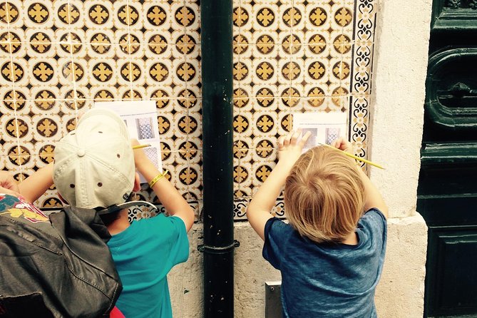 Family Tour: Genuine Lisbon - Castelo, Alfama & Mouraria: myths, legends, and secret viewpoints