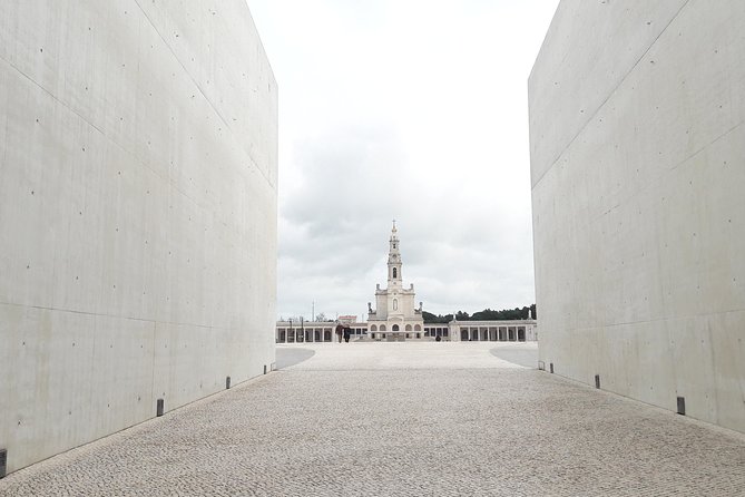 Fátima, Batalha, Nazaré and Óbidos day Tour - Morning Pickup and Timing: Start at 8:30 am