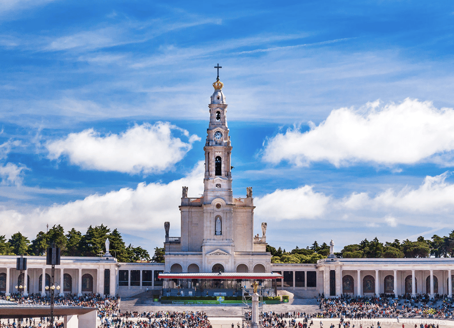 Fatima, Batalha, Nazaré and Óbidos: Private Full Day Tour - Fátima and Aljustrel: Pilgrimage Calm and the Shepherds’ Roots