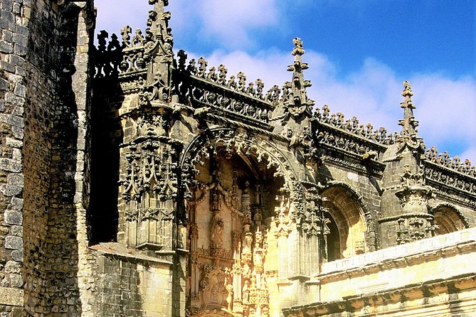 Fatima e Tomar Full Day Private Tour from Lisbon - Praca da Republica in Tomar: start where the Templars changed the town