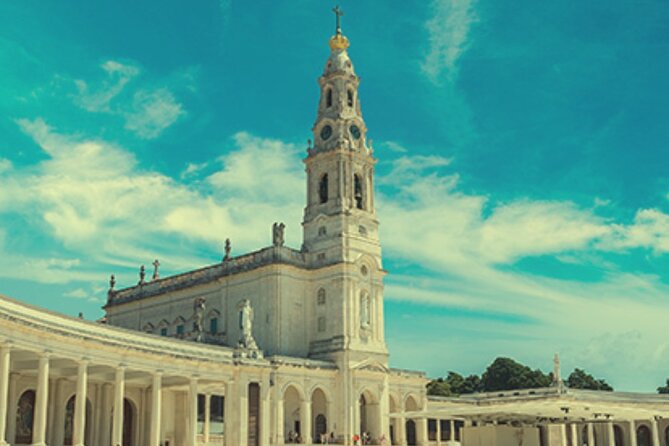 Fátima - Full Day Private Guided Tour from Lisbon by minivan - Your guide experience: fun, explanations, and photo help