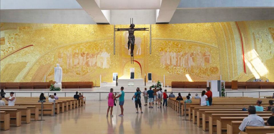 Fatima Full-Day Private Personalized Pilgrimage from Lisbon - Mass and personal reflection: the schedule actually respects stillness