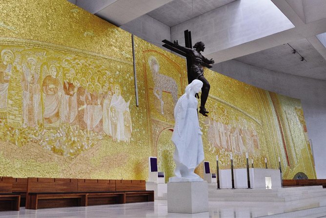 Fátima Hd and the 3 little shepherd’s house - Stop 2 at the Sanctuary: Chapel of the appearances and mass time