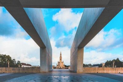 Fátima Hd and the 3 little shepherd’s house - Stop 1 in Fatima: the workshop and rosary shopping (before the shrine)