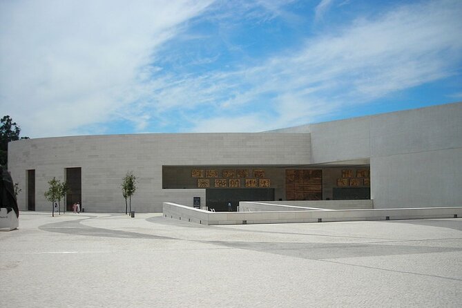 Fatima, Obidos and Nazaré Tour (8 hours) - Private pickup and timing: what makes the day feel smooth