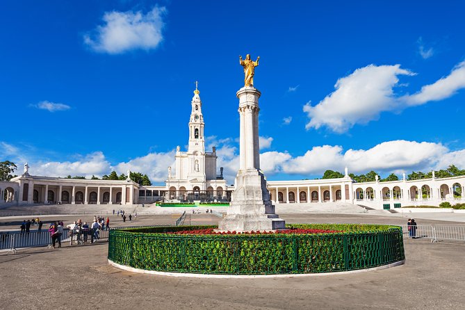 Fátima & Óbidos Private Tour (Includes Batalha & Nazaré) - 8:30 Start + Hotel Pickup: How to Reduce Morning Stress