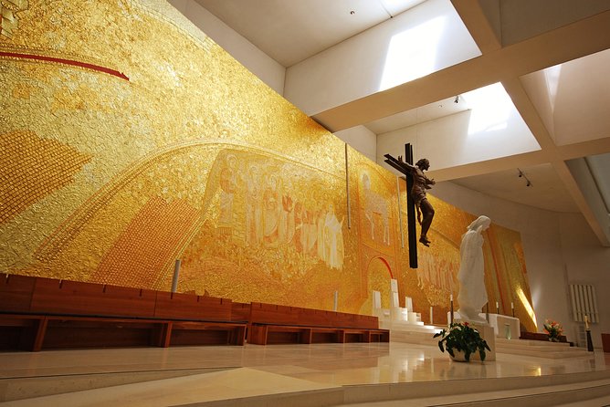 Fátima Private Tour And Batalha Nazaré & Óbidos - Basilica of Our Lady of the Rosary: the core that pulls everything together