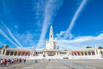 Fatima Sanctuary, Pena Palace & Nazare's Big Wave from Lisbon - Nazaré’s Big-Wave Coast: Golden Beaches and Real Surf Energy