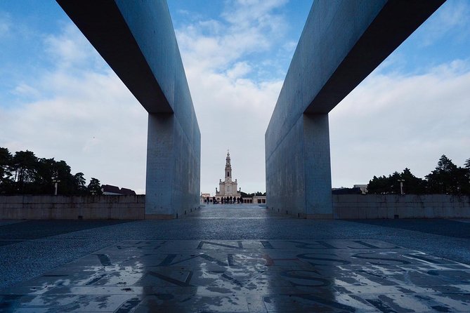 Fátima & Shepherd’s Village – Faith, History & Emotion - Private tour vs group option: what changes for you