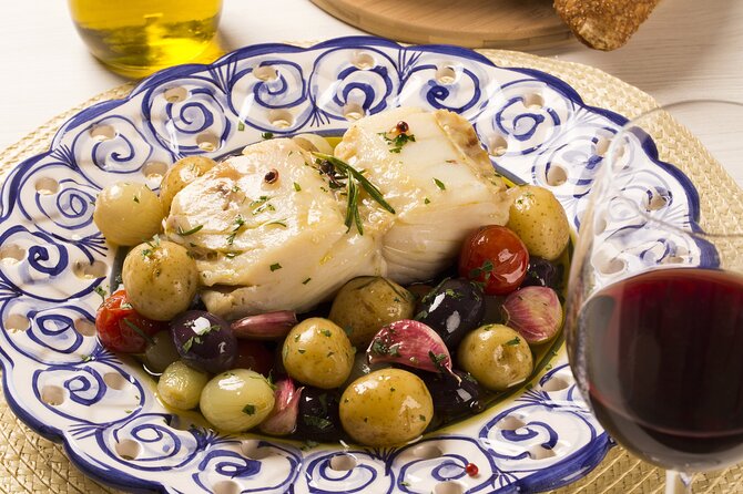 Food & Drink Private Tour in Lisbon & Cacilhas w/ Ferry Included - Almada: Portuguese wine and petiscos at the end of the path