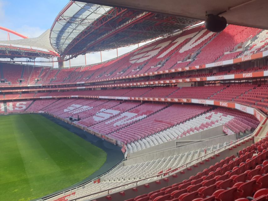 FOOTBALL LOVERS FULL DAY TOUR AT LISBON - Estádio José Alvalade and Sporting Museum: Ronaldo’s First Big Chapter