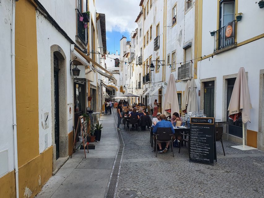 From Lisboa: Evora and Monsaraz Full-Day Tour - Chapel of Bones and Royal Palace: Stops With Real Emotional Weight