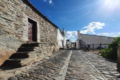 From Lisboa: Evora & Monsaraz Private Full Day Tour - From Lisbon to Alentejo: the 25 de Abril bridge start