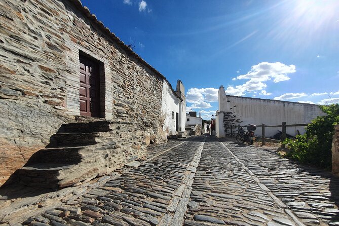 From Lisboa: Evora & Monsaraz Private Full Day Tour - From Lisbon to Alentejo: the 25 de Abril bridge start