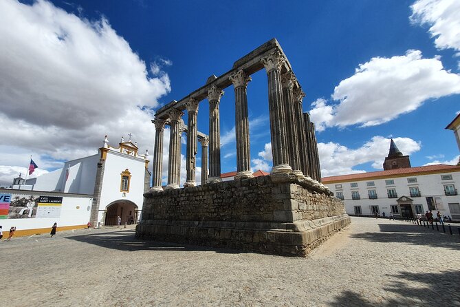 From Lisboa: Évora & Monsaraz Small-Group Full Day Tour - King Manuel’s Palace Gardens and Évora’s Municipal Market