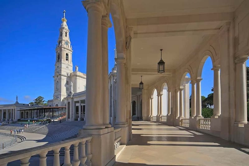 From Lisbon: Best of Fátima Half Day Tour - Nazaré add-on: trading chapel time for ocean air