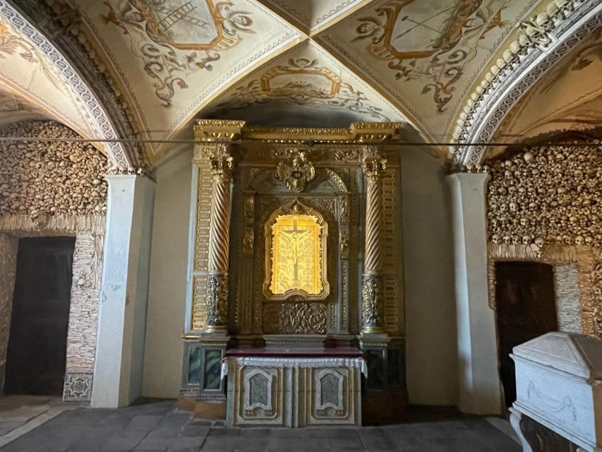From Lisbon: Évora, Chapel of Bones, & Roman Temple Tour - Évora’s Old City Walk: Jardim Público, Stroll Time, and the Squares
