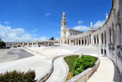 From Lisbon: Fátima, Batalha and Tomar - Faith and Knights Templar - Fátima’s Sanctuary: the Prayer Area and Basilica of the Holy Trinity