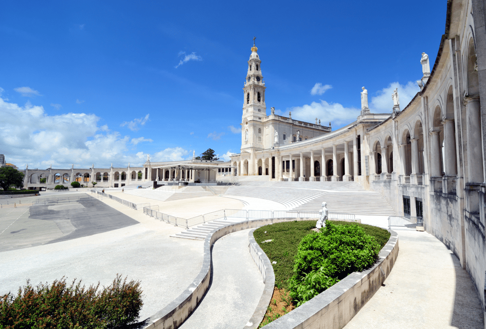 From Lisbon: Fátima, Batalha and Tomar - Faith and Knights Templar - Fátima’s Sanctuary: the Prayer Area and Basilica of the Holy Trinity
